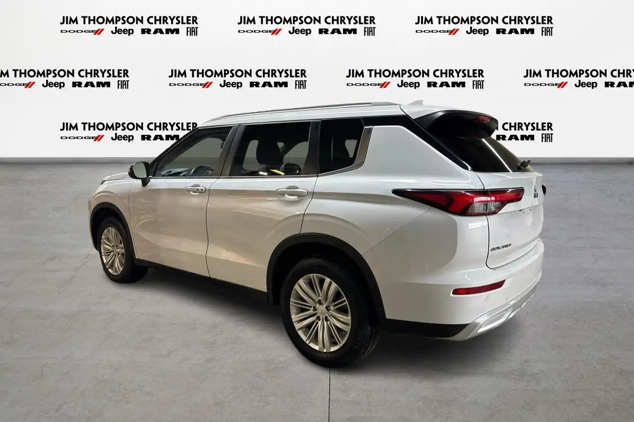 Mitsubishi Outlander снимка Mitsubishi Outlander