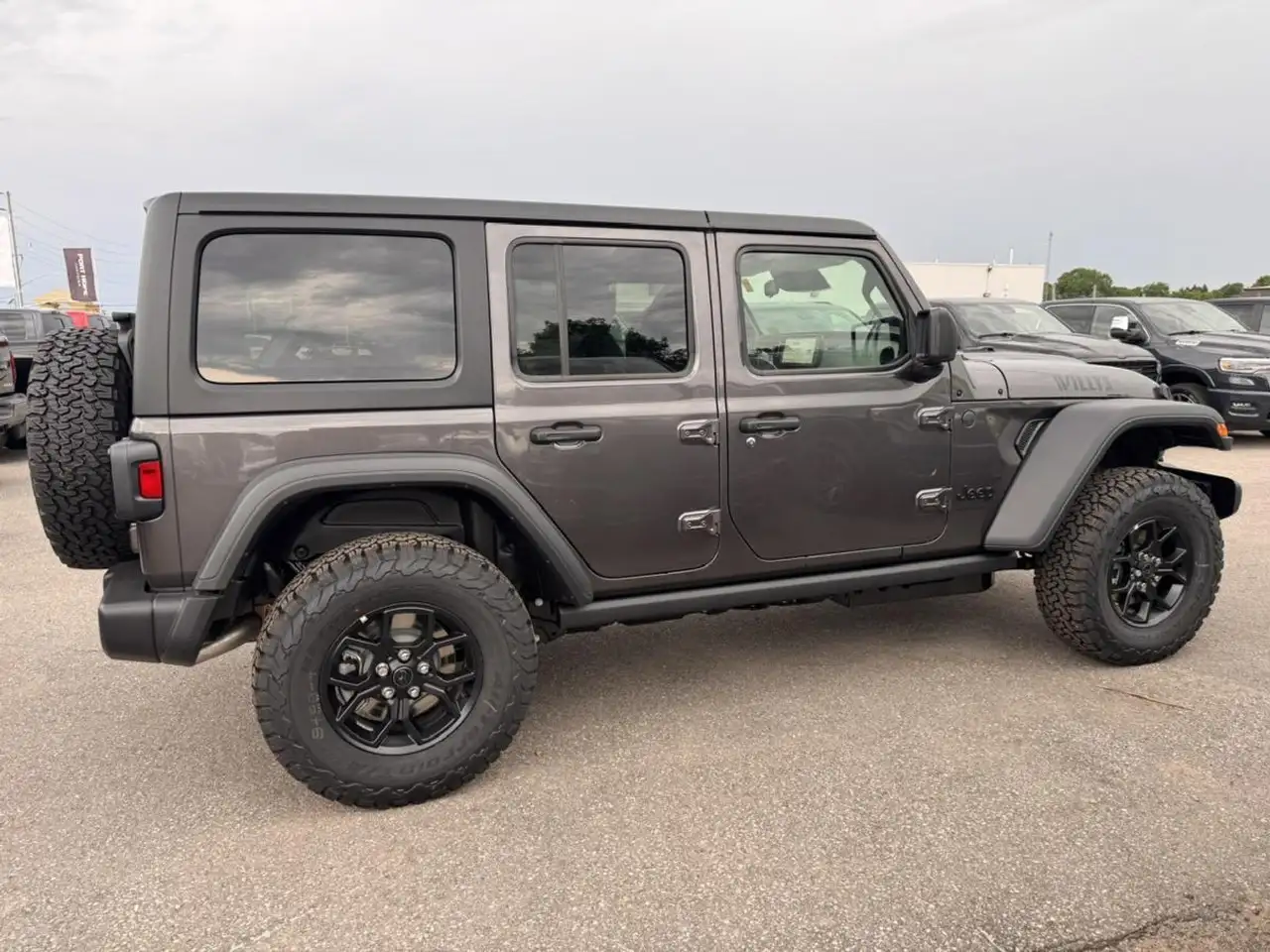 Jeep Wrangler photo Jeep Wrangler