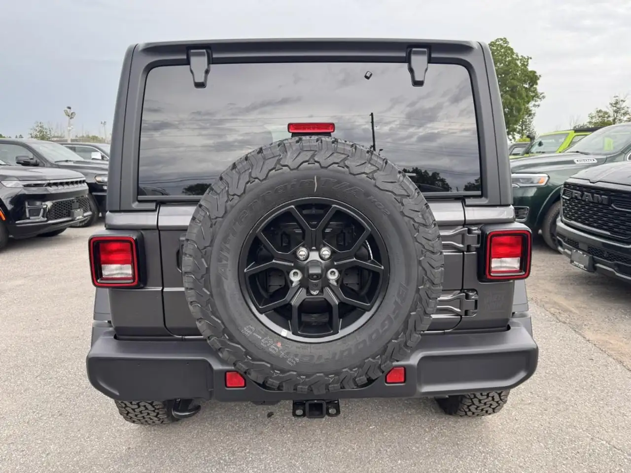 Jeep Wrangler photo Jeep Wrangler