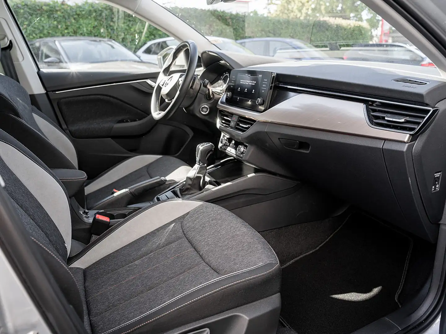 Skoda Scala 1.5 TSI Style ALU KLIMA SITZHZG PDC LD Silber - 2