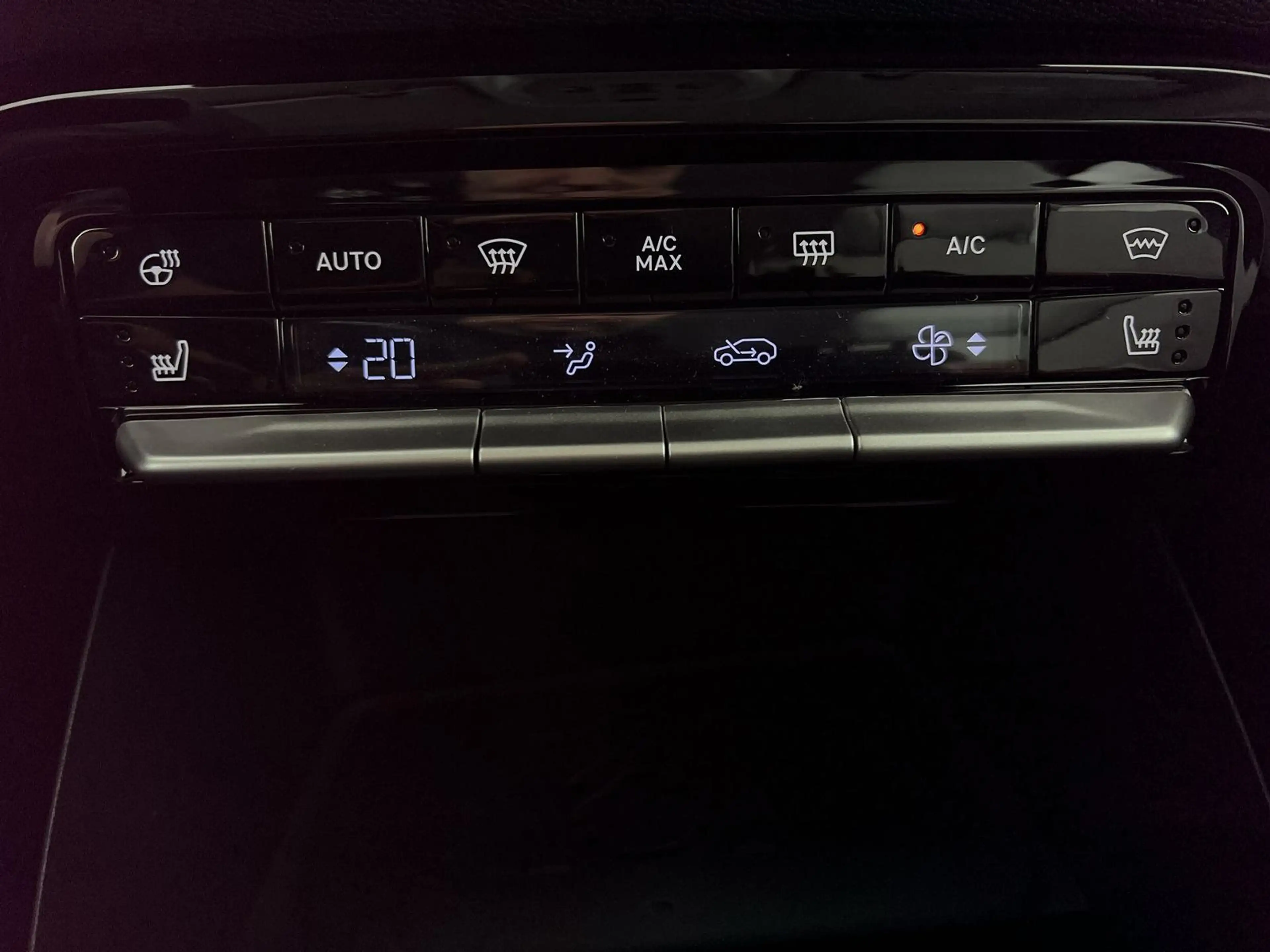 Citroen C3 Aircross Hybrid MAX 1.2*NAVI*LHZ*RFK*uvm — photo 14