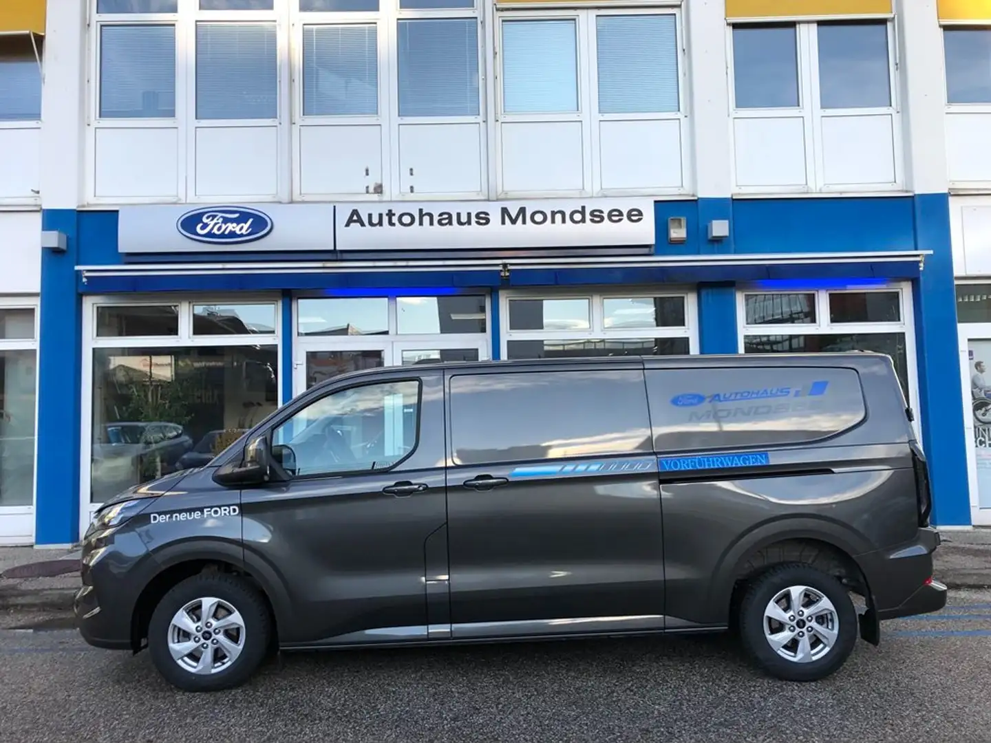 Ford Transit Custom 320 L2 Limited FWD Grau - 2