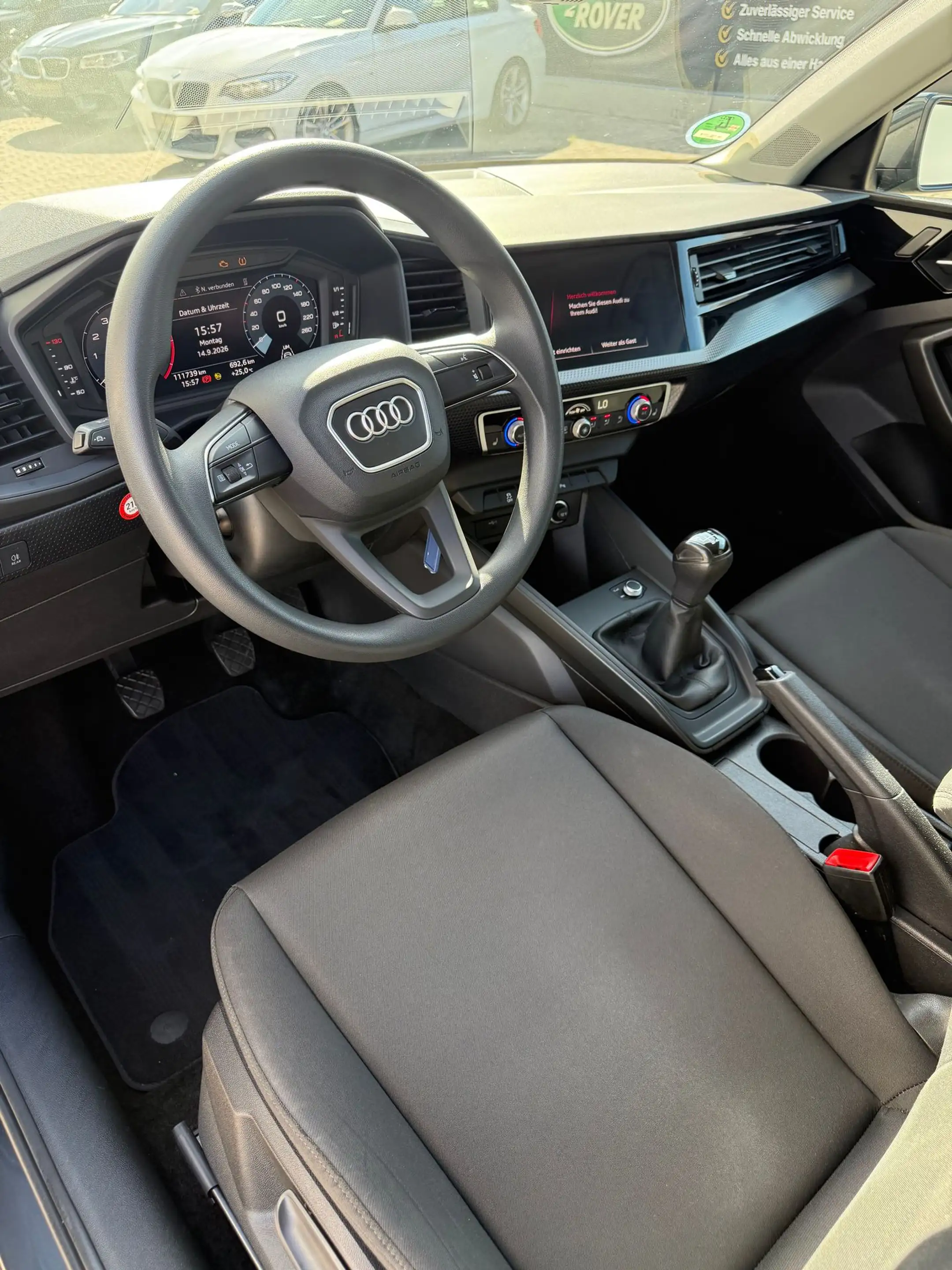 Audi A1 25 TFSI basis — photo 9