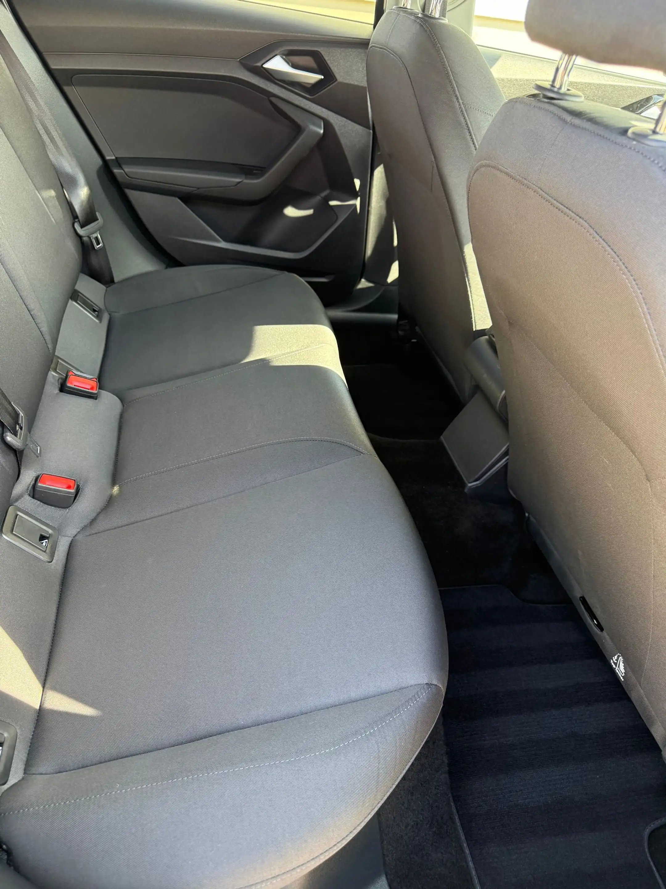 Audi A1 25 TFSI basis — photo 15