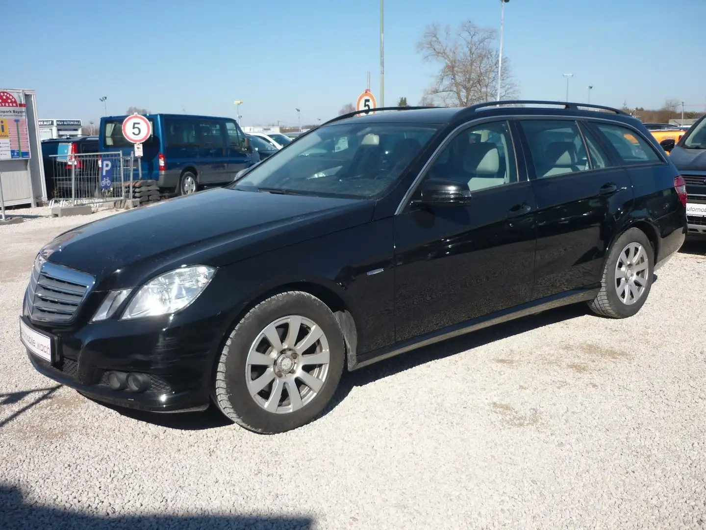 Mercedes-Benz E 200 CGI BlueEfficiency 2.Hd Scheckheft HU:9/26 Schwarz - 1