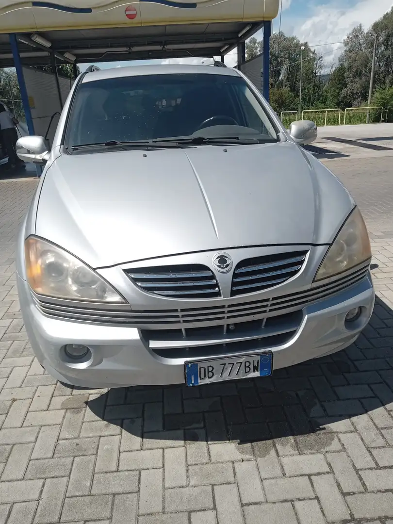 SsangYong Kyron Kyron 2.0 xdi 4X4 AUTOMAT GANCIO TRAINO Gris - 2