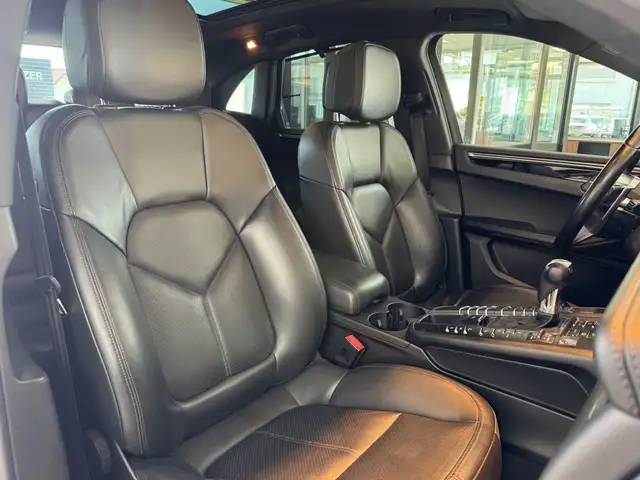 Porsche Macan view 23