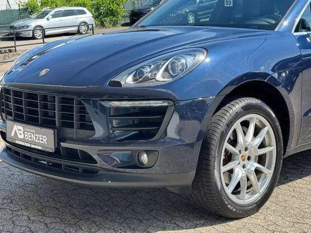Porsche Macan view 9