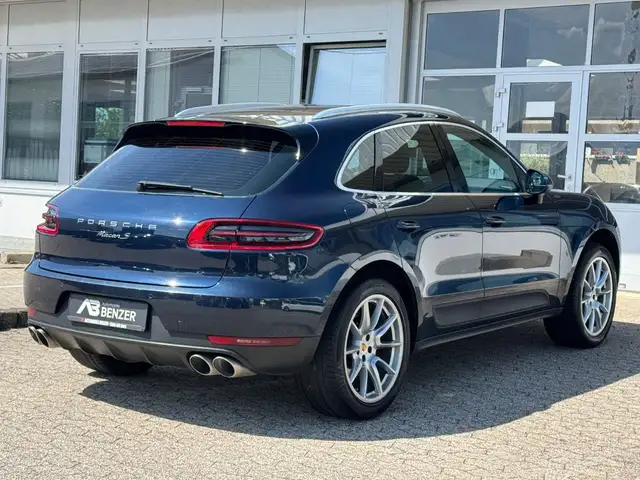 Porsche Macan view 5