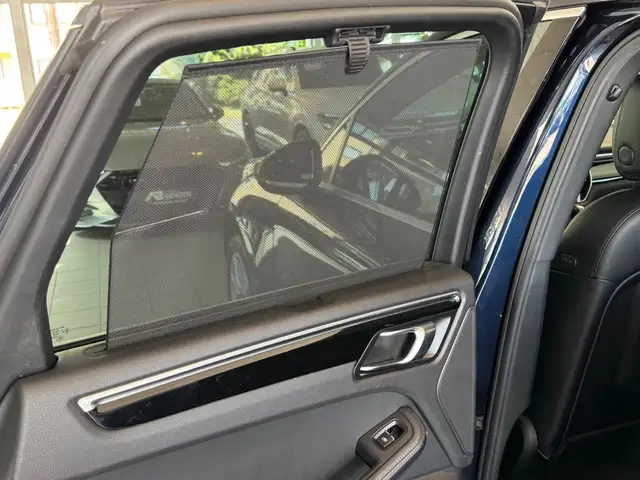 Porsche Macan view 17