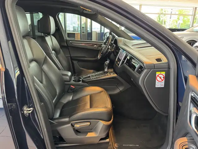 Porsche Macan view 22