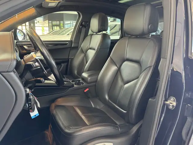 Porsche Macan view 13