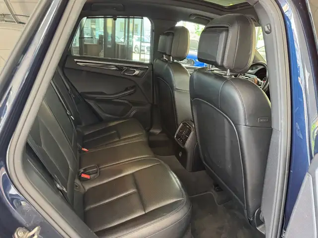 Porsche Macan view 24