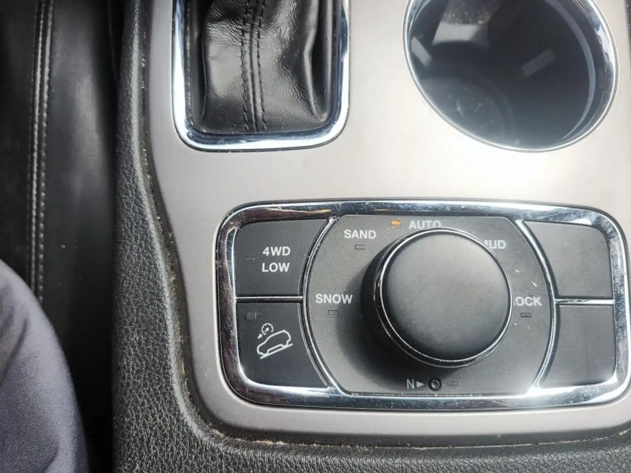 Jeep Grand Cherokee снимка Jeep Grand Cherokee
