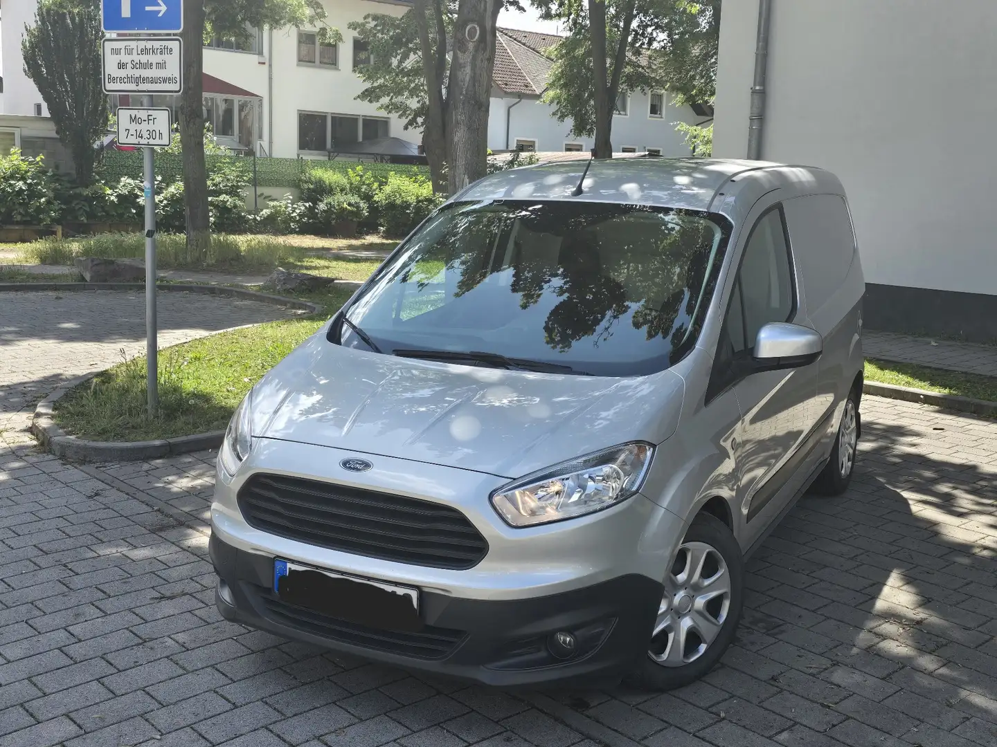 Ford Transit Courier KLIMA/NAVI/SITZH./PDC Plateado - 1