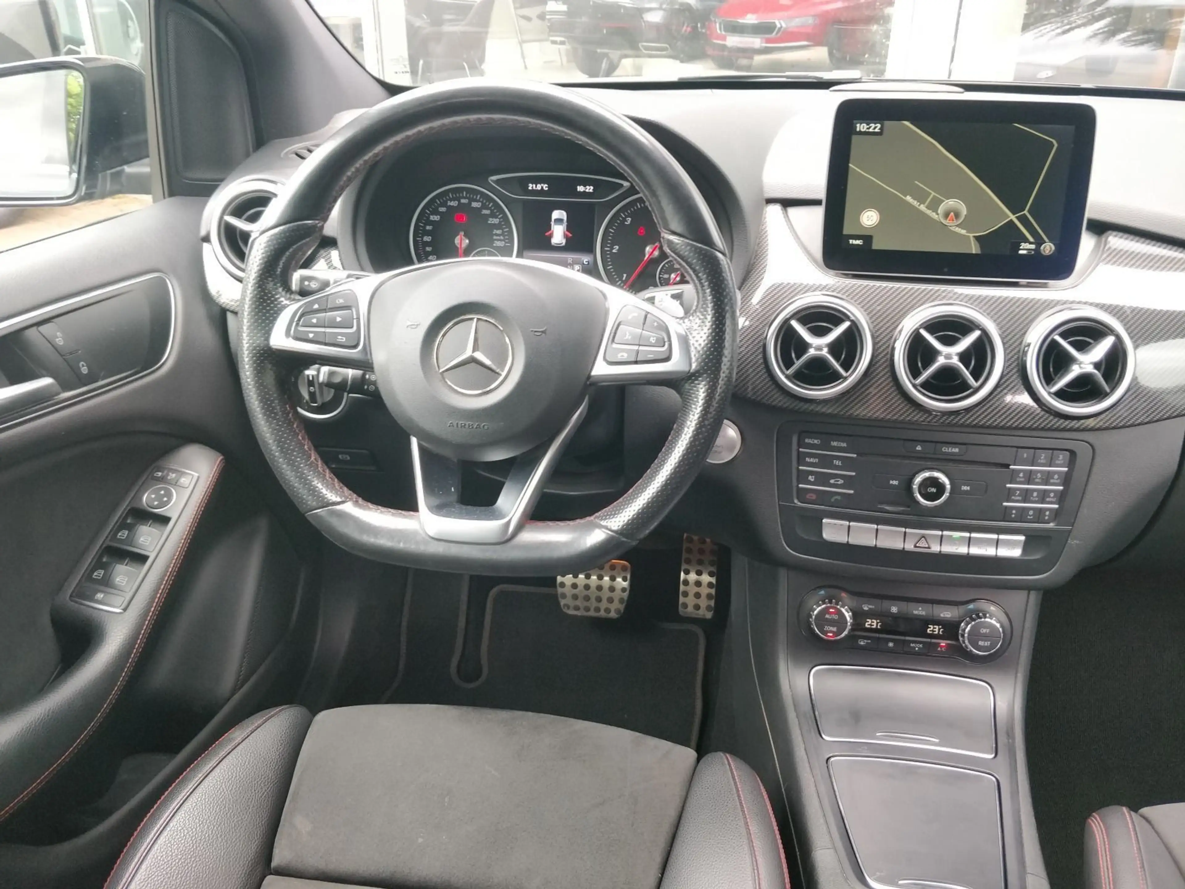 Mercedes-Benz B 220 d AMG Line 177PS AHK SHZ NAVI PDC KLIMA LE — photo 13