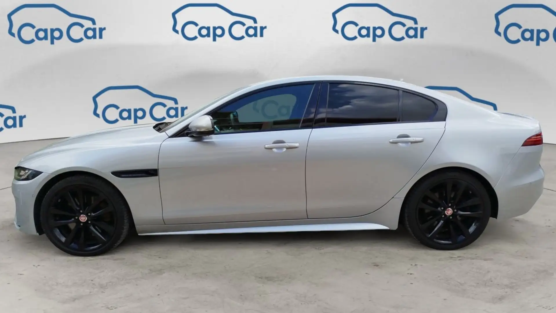 Jaguar XE 2.0 D 180 AWD BVA R-Dynamic SE - 2