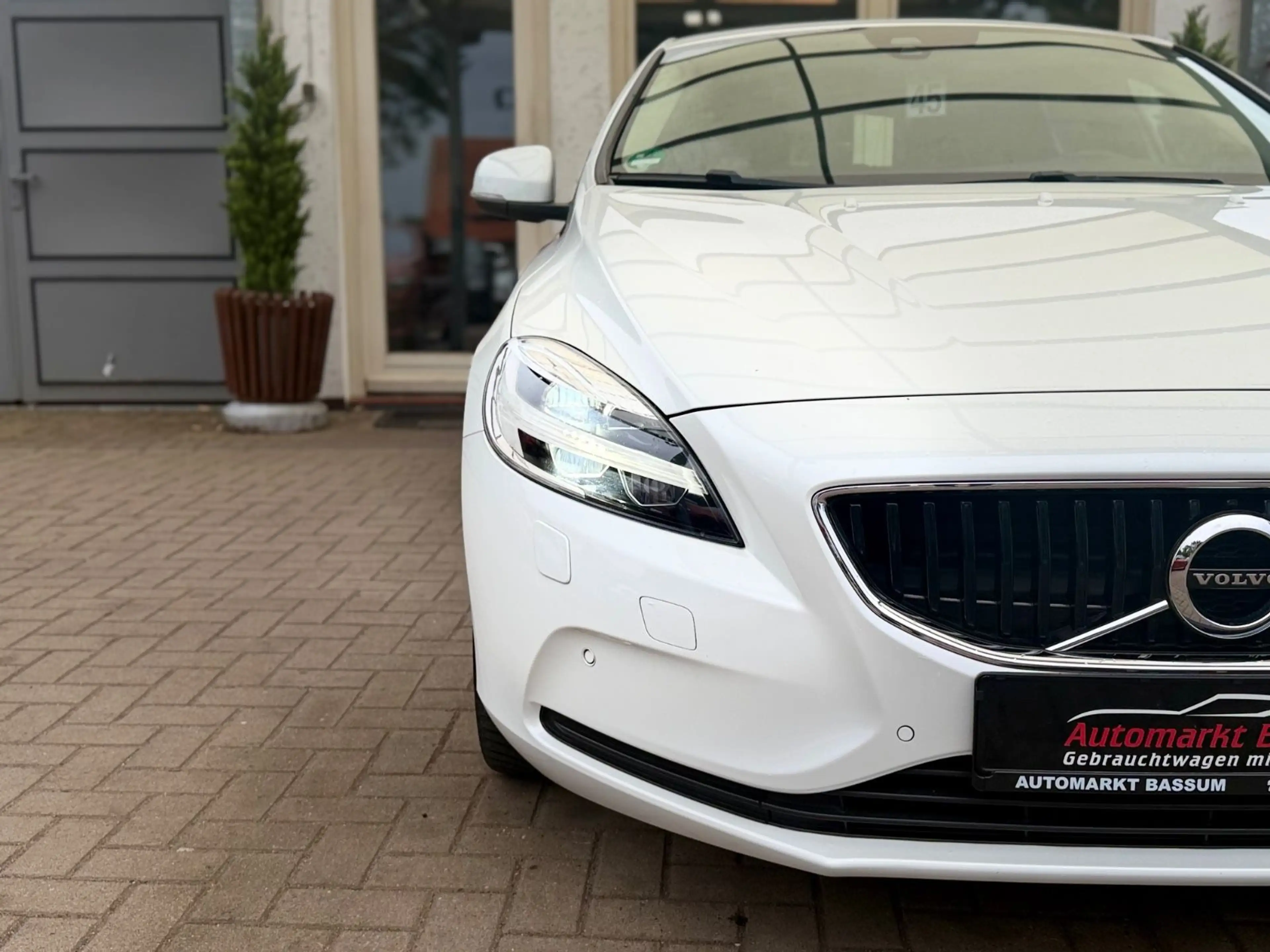 Volvo V40 Momentum LED+Navi+Shz.+Leder+PDC — photo 8