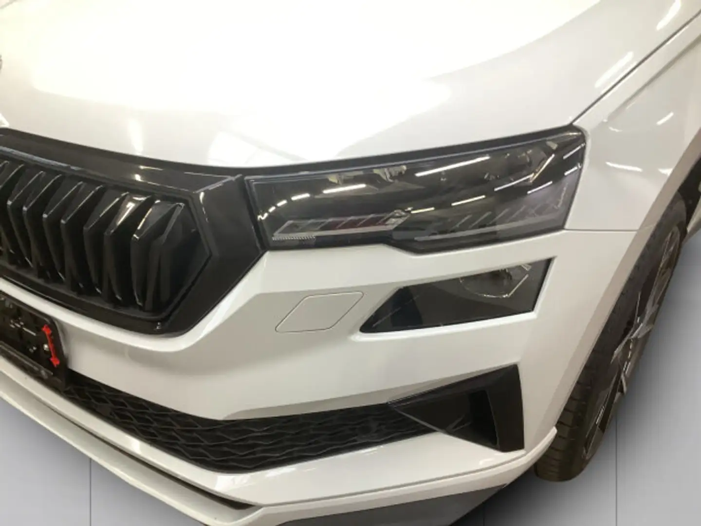 Skoda Karoq KAROQ SPORTLINE 1.5 TSI DSG **AHK*NAVI*KAMERA** Blanc - 2