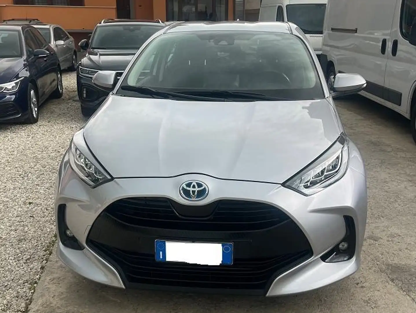 Toyota Yaris 1.5 Hybrid 5 porte Trend Argent - 1