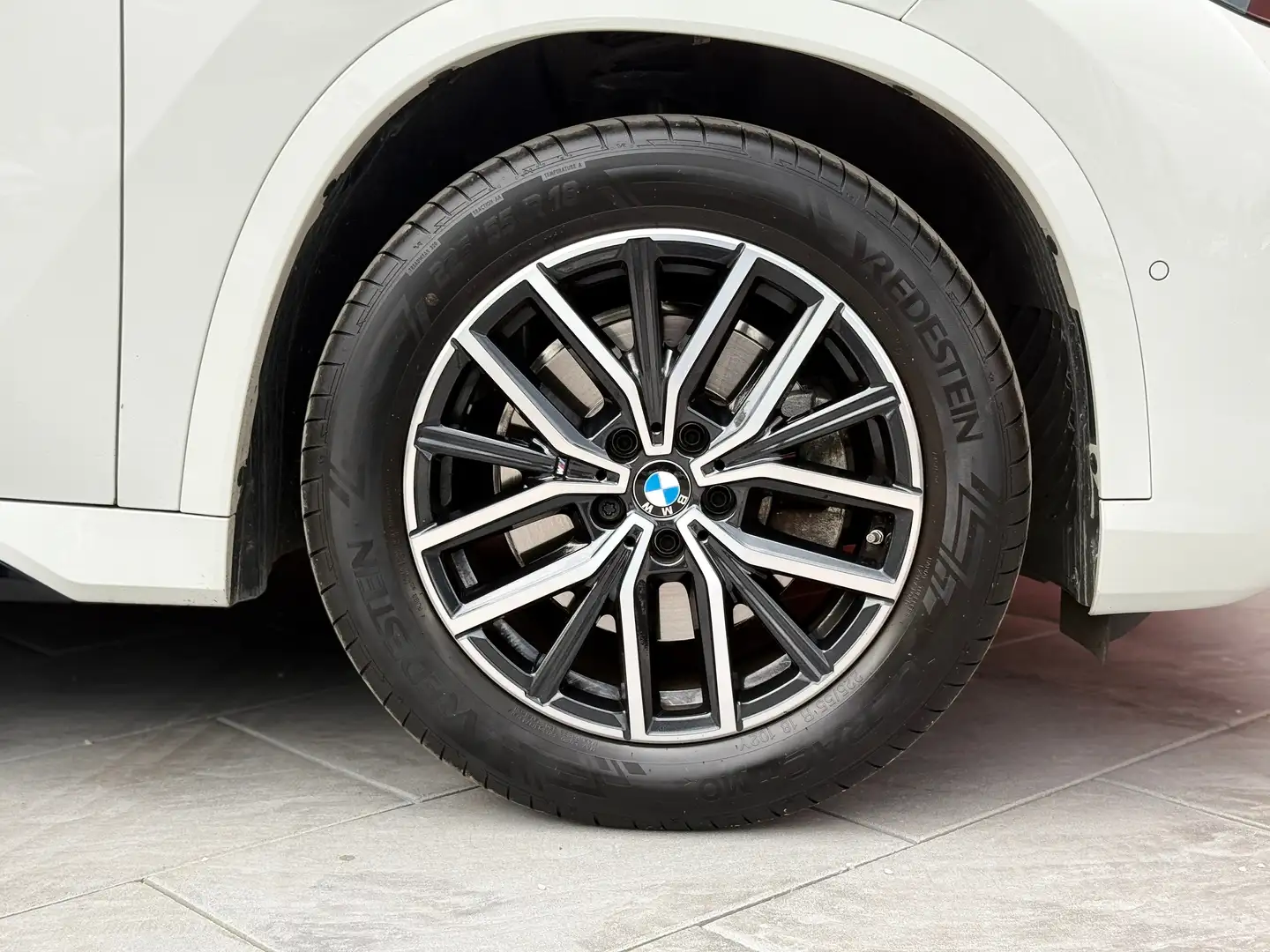 BMW X1 20 i sDrive M Sport Wit - 2