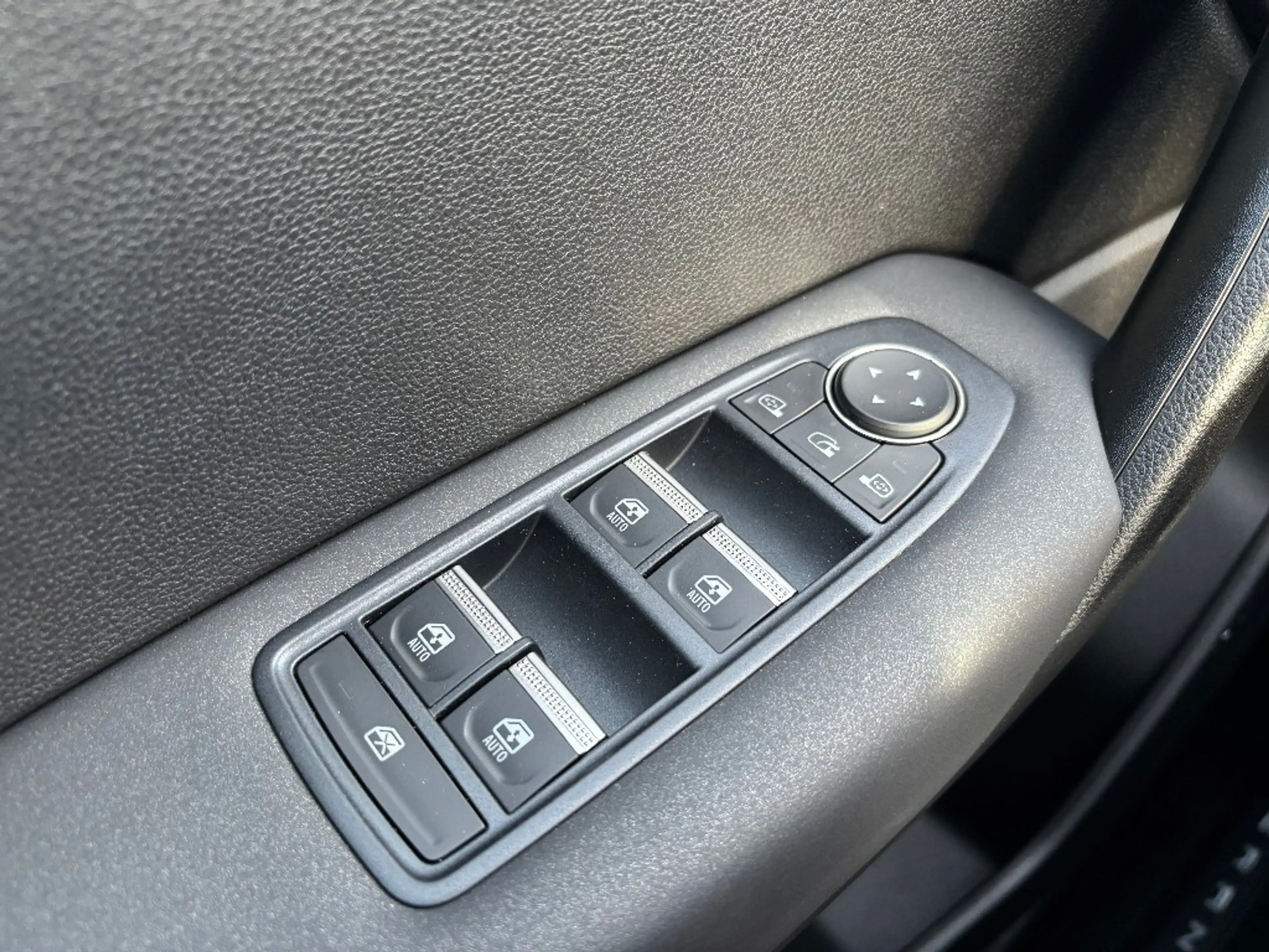 Mitsubishi Grandis Diamant 1.3 T*INFOTAINMENT-SYSTEM* — photo 6