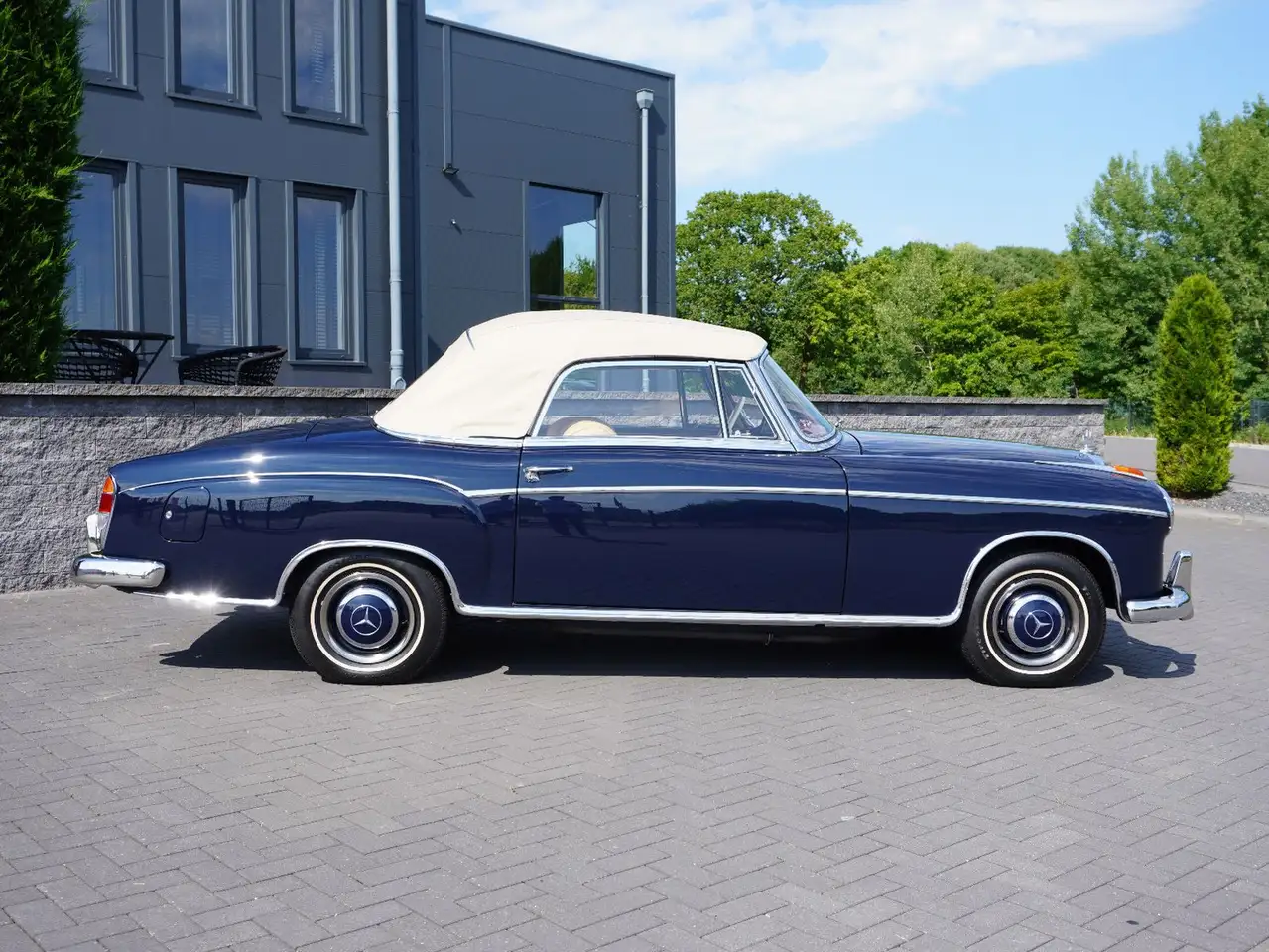 Mercedes-Benz 220 S Pontoncabriolet, foto 3