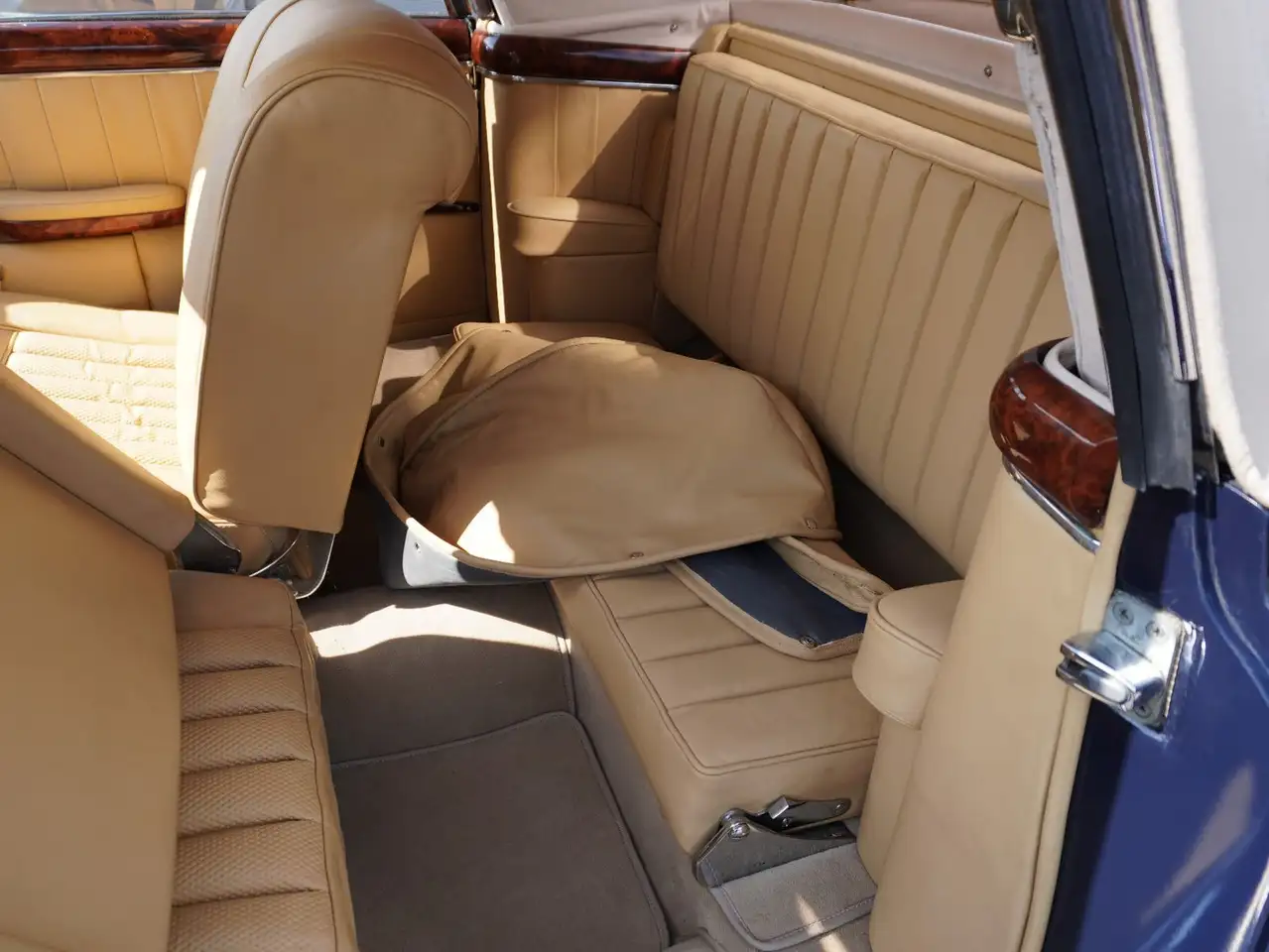 Mercedes-Benz 220 S Pontoncabriolet, foto 7