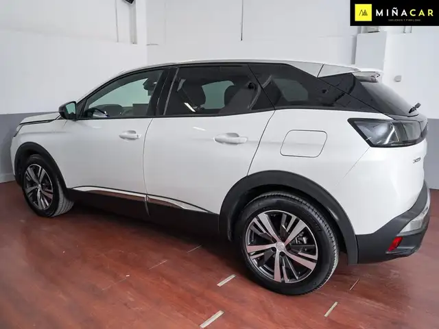 Peugeot 3008 view 4