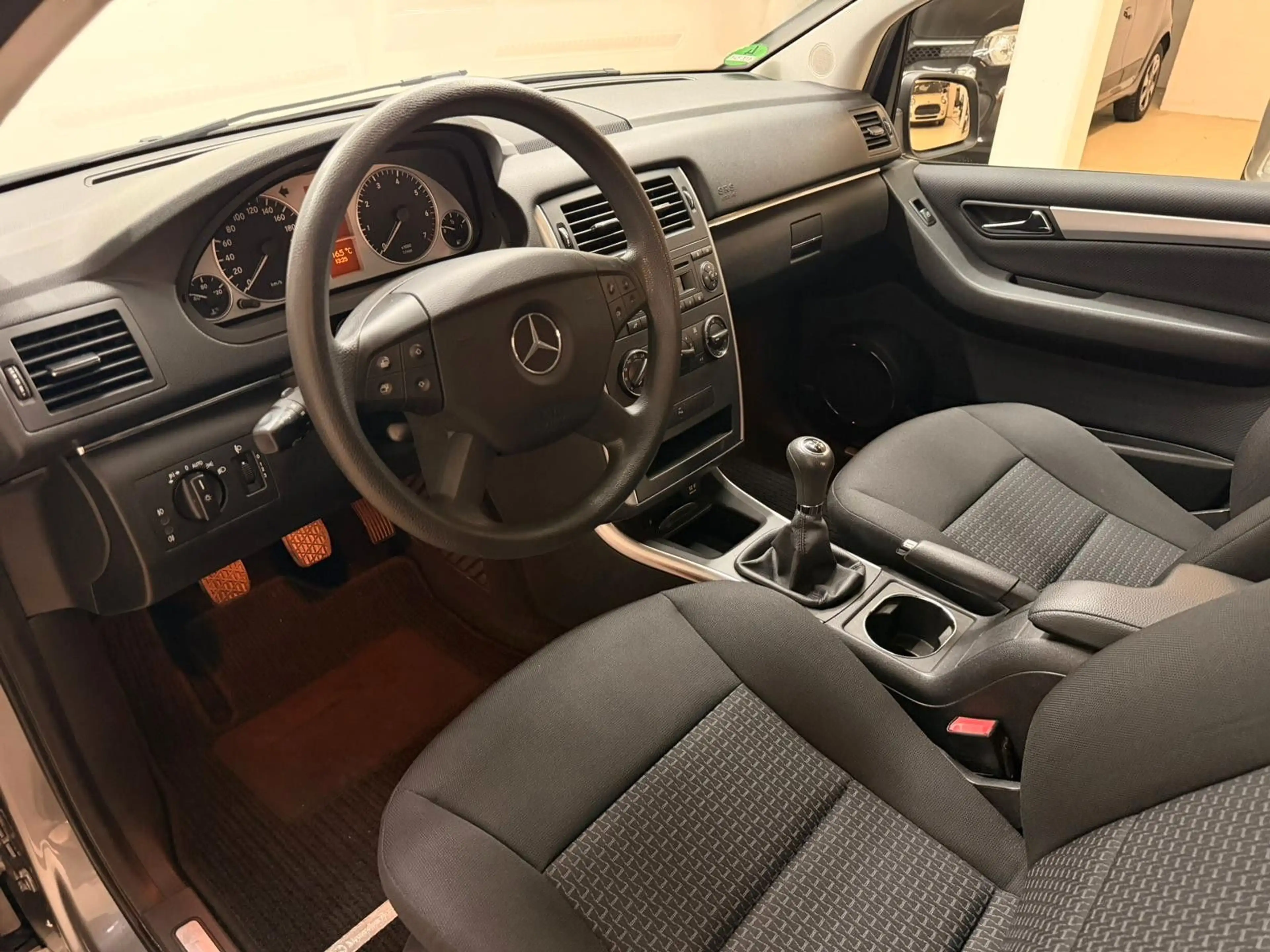 Mercedes-Benz B 200 B200 *2.HND *GARANTIE *AHK *KLIMA *TÜVNEU — photo 12