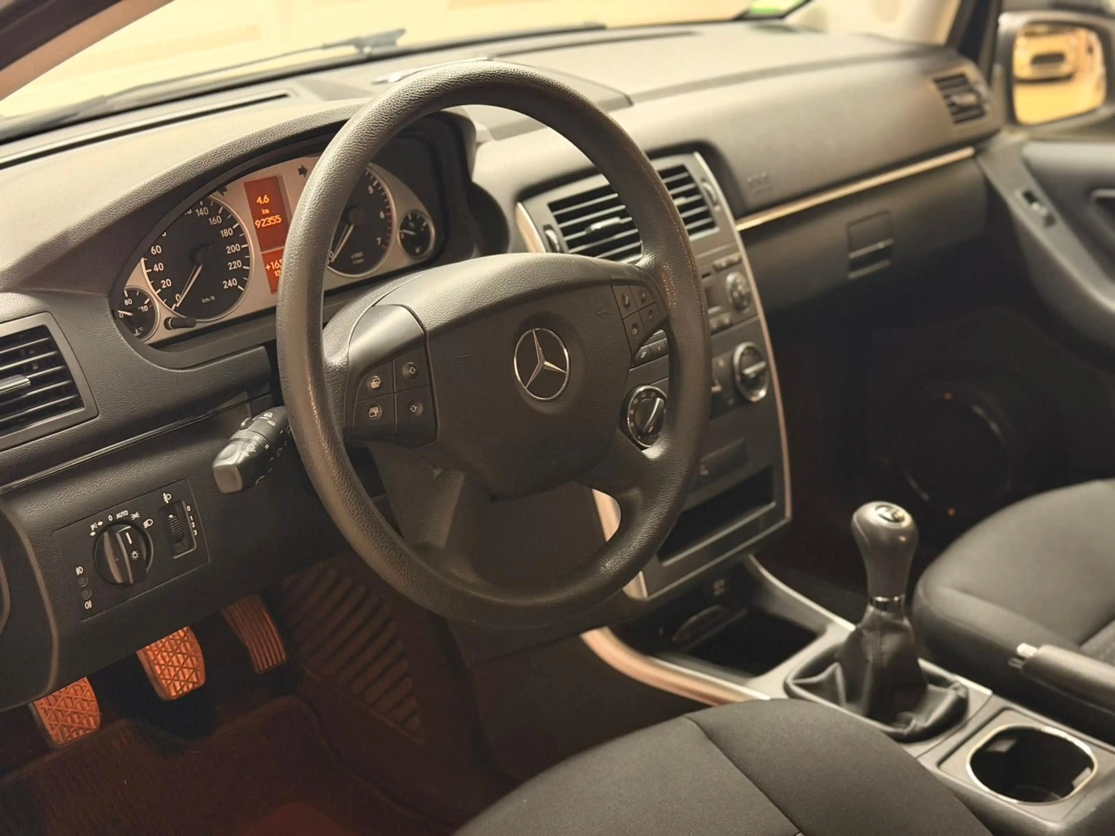 Mercedes-Benz B 200 B200 *2.HND *GARANTIE *AHK *KLIMA *TÜVNEU — photo 13