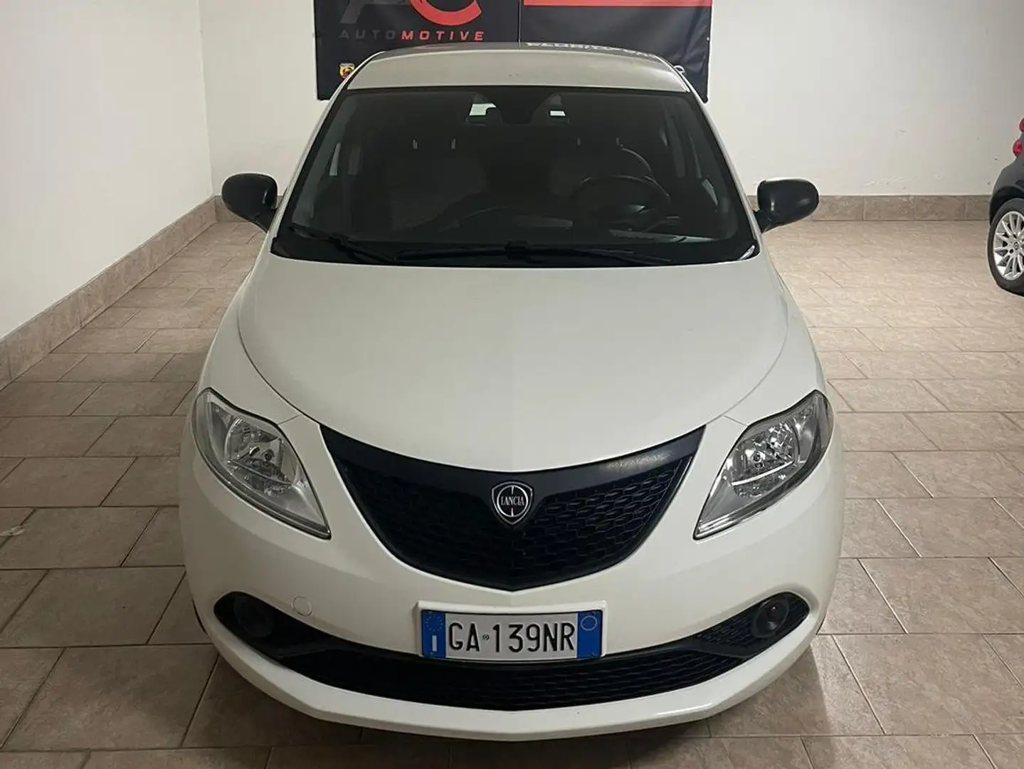 Lancia Ypsilon Ypsilon 1.2 Elefantino Blu s Bianco - 2