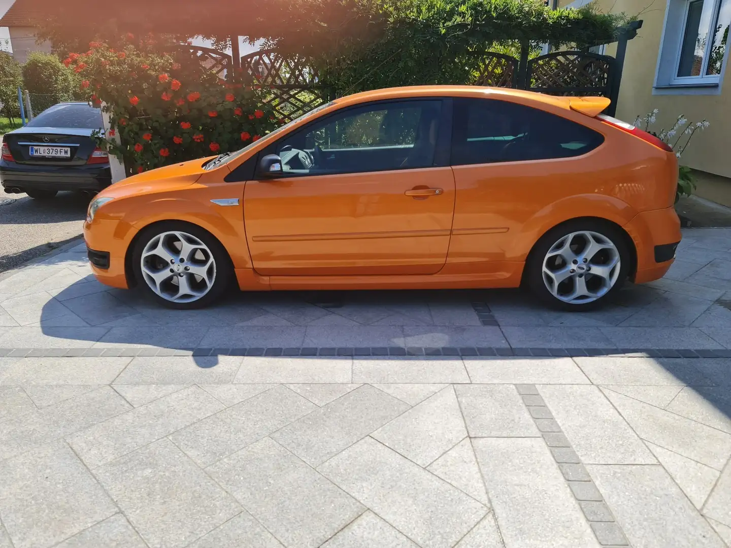 Ford Focus ST + Unverbastelt + zulässiger Klappenauspuff Orange - 2