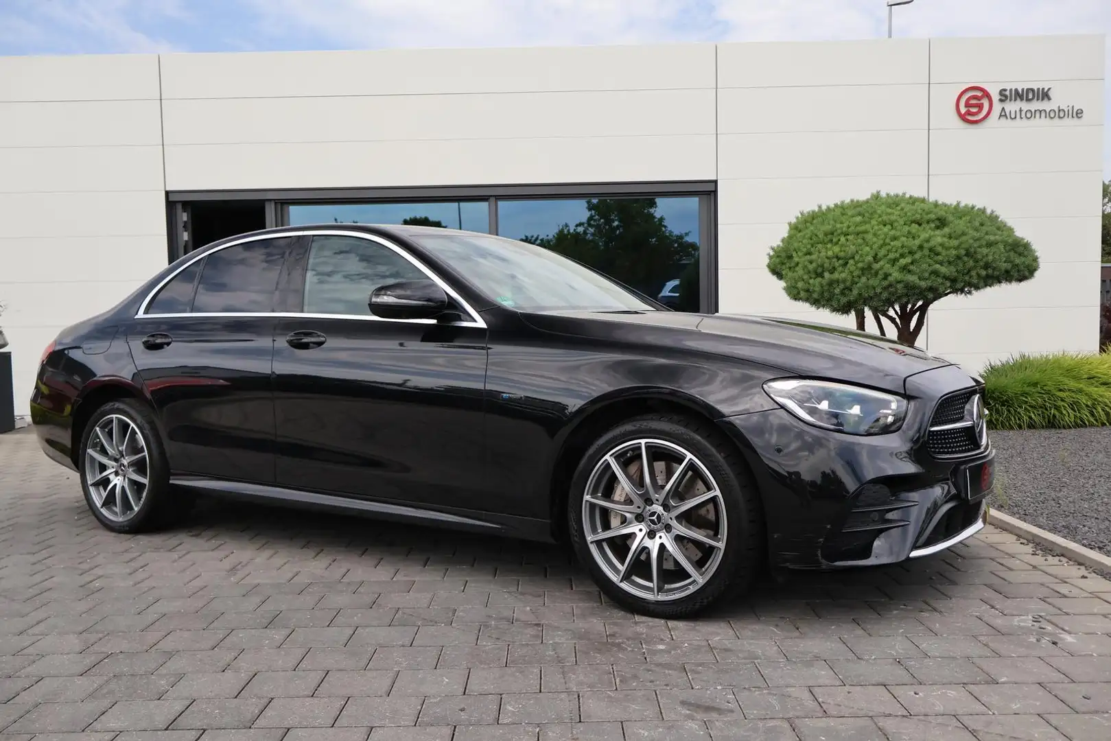 Mercedes-Benz E 300 de 4Matic AMG- Negro - 2