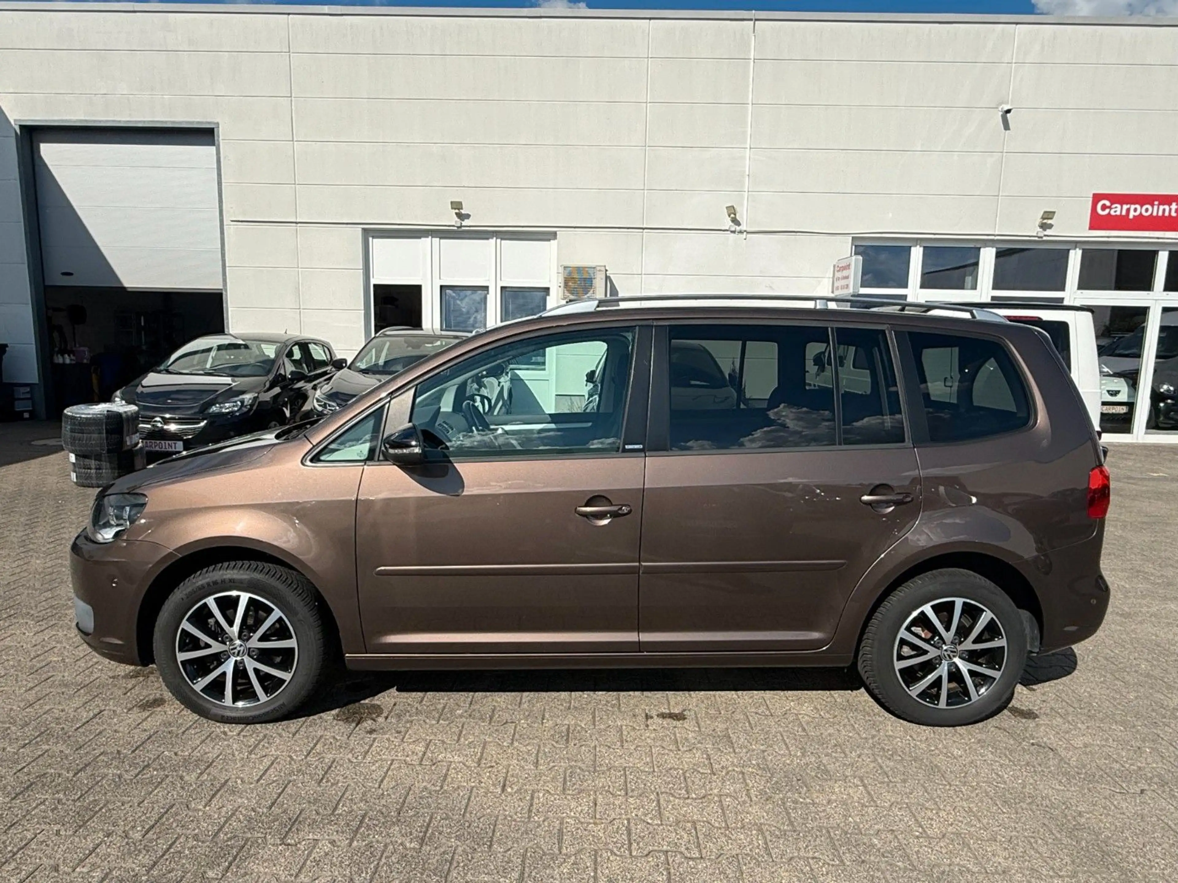 Volkswagen Touran Style 7SITZER/KLIMA/AHK/PDC/SHZ/2.HAND — photo 8