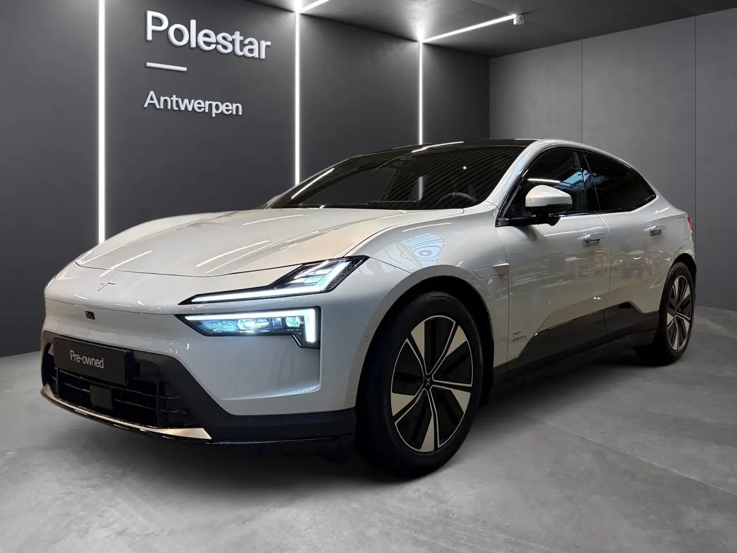Polestar 4 Polestar 4 long range single motor pilot plus Zilver - 1