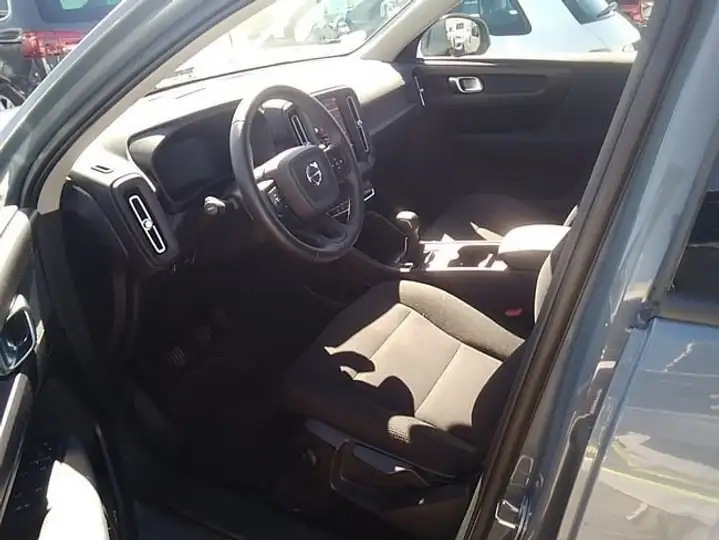 Volvo XC40 T2 Essential Manual 2022, foto 7
