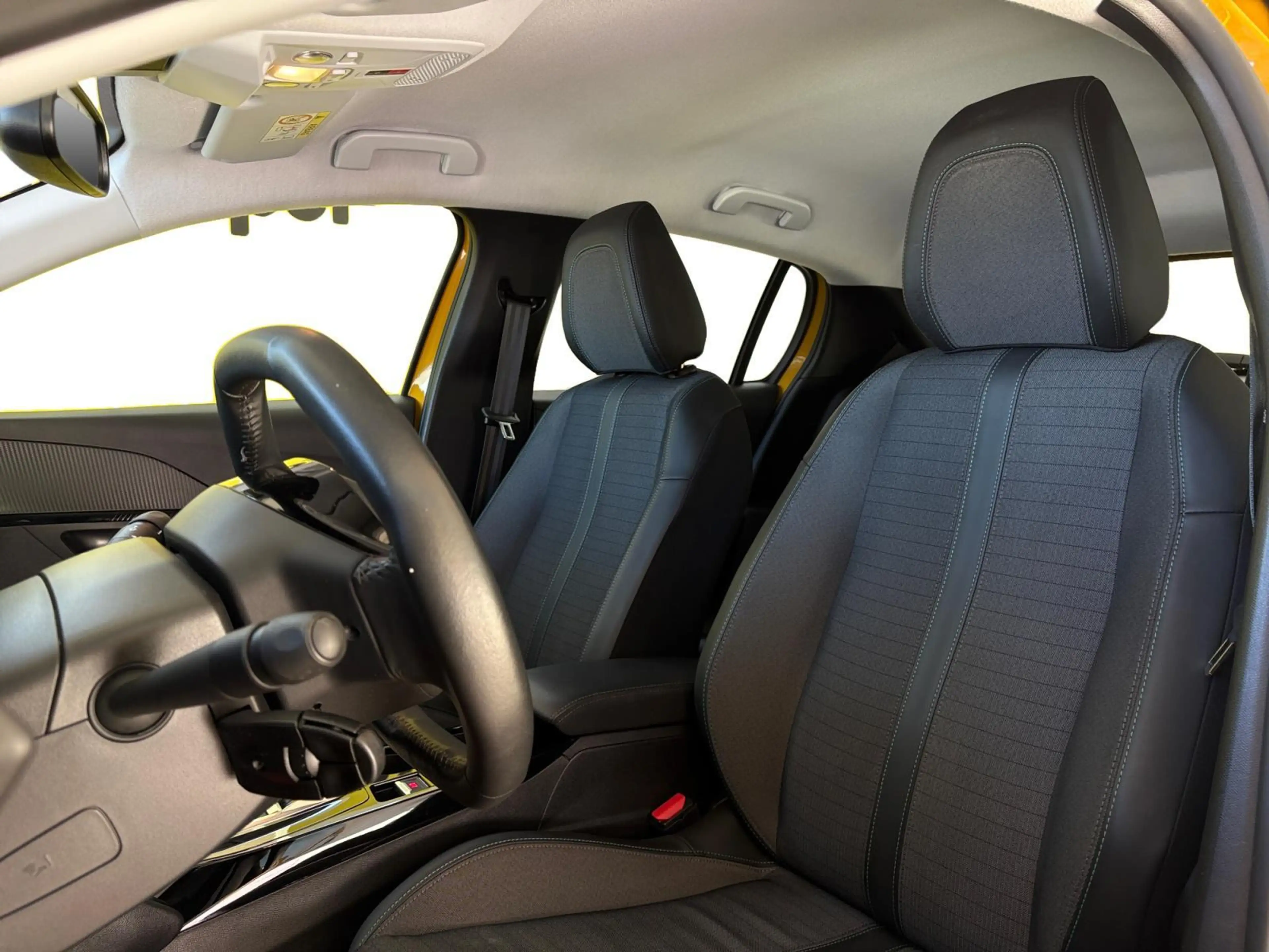 Peugeot e-208 Allure Pack EV 3-FASEN 50kWh 136pk | CAMERA | STOE — photo 11