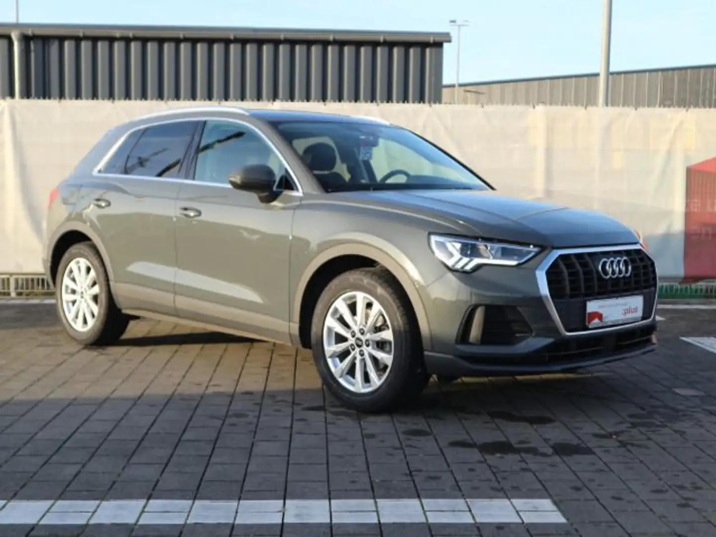 Audi Q3 35 TFSI S tronic ACC*AHK*RFK*NAVI*SHZ Gris - 2