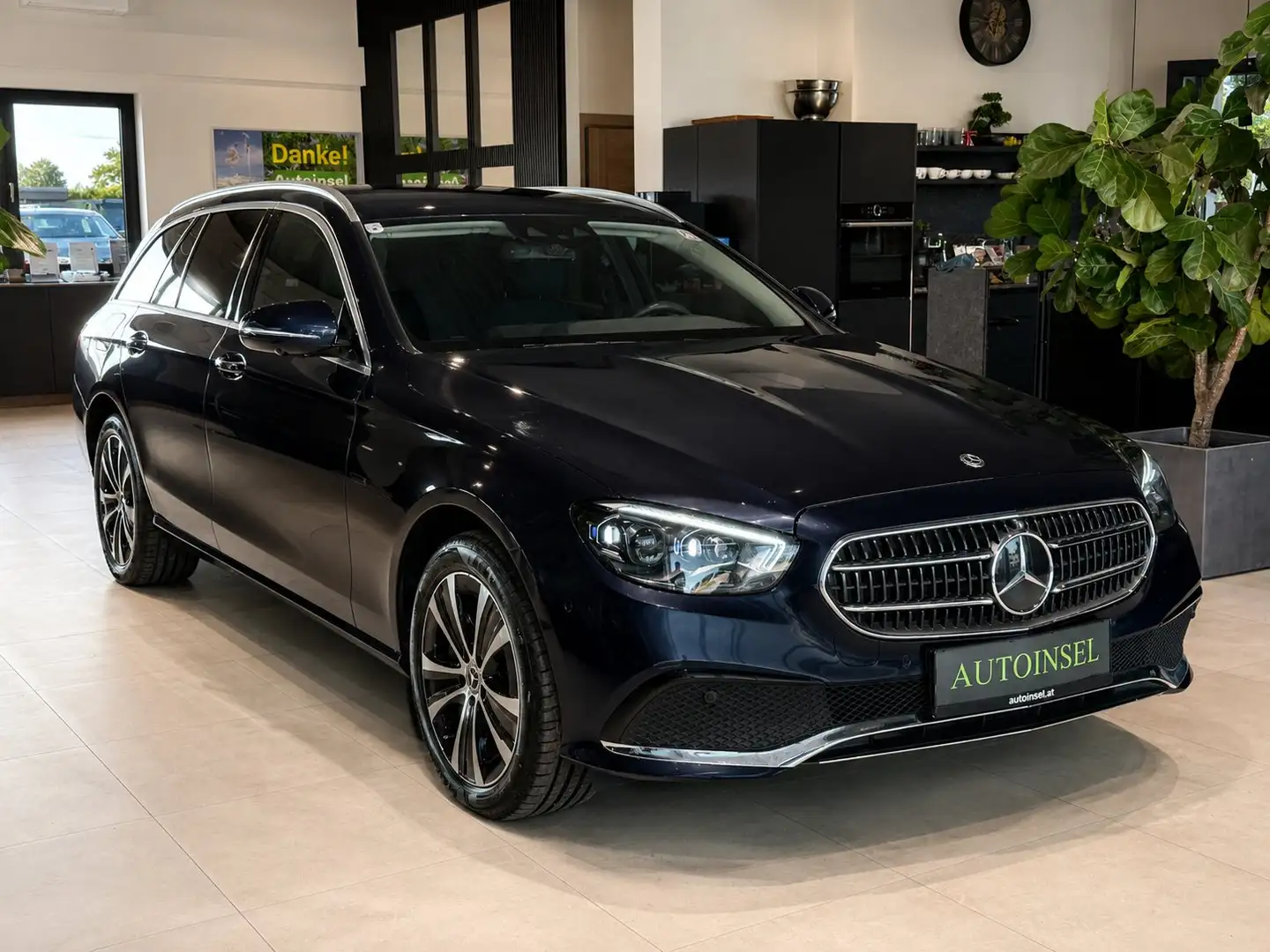 Mercedes-Benz E 300 de Avantgarde 4Matic Digitaler Tacho-Burmester Blau - 2