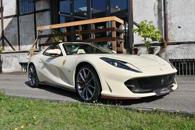 Ferrari 812 GTS view 11