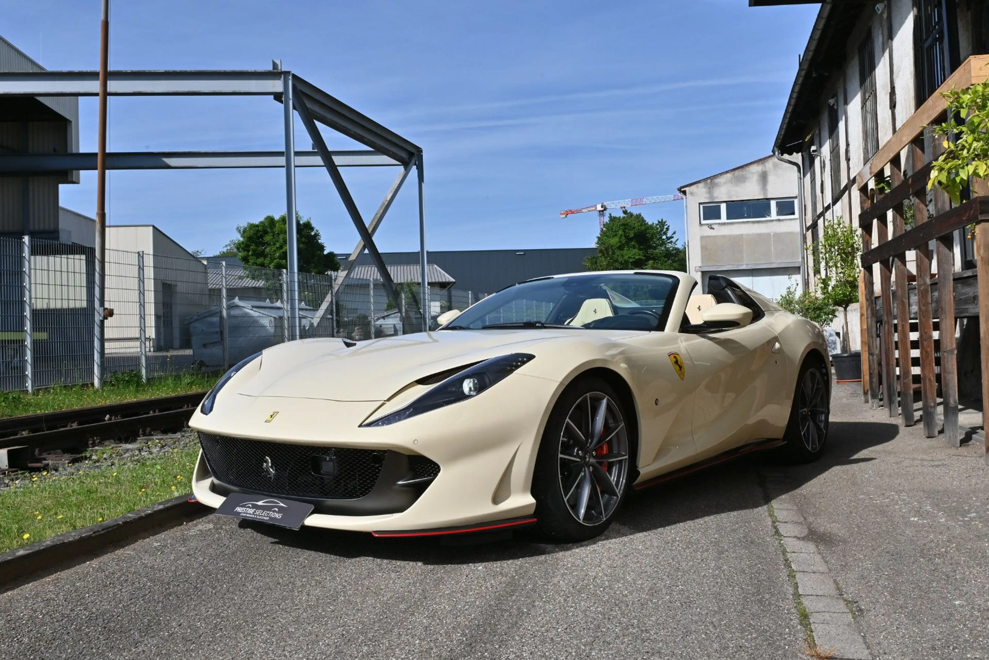 Ferrari 812 GTS/Atelier Einzelstück/Neuwertig/ADAS/Garan