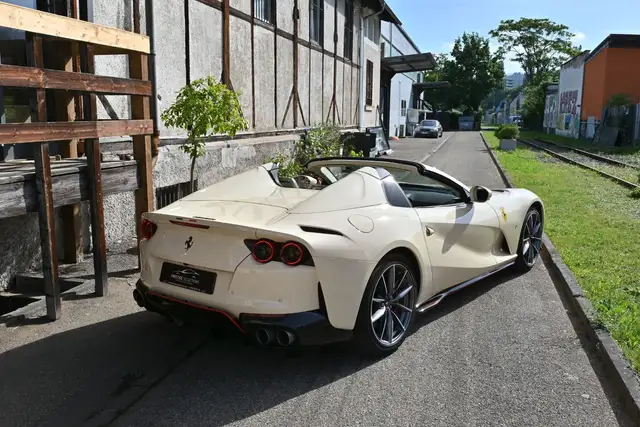 Ferrari 812 GTS view 15