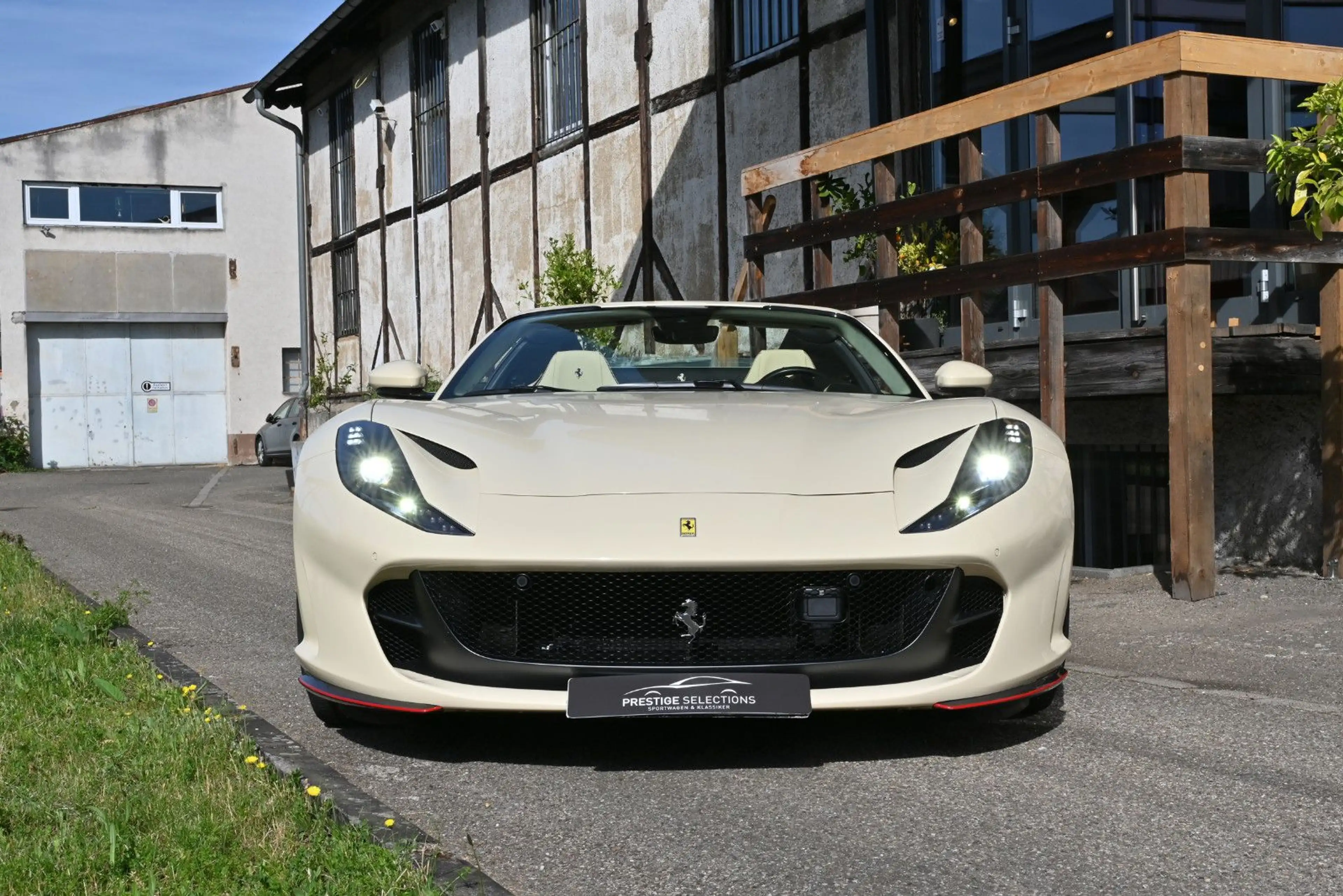 Ferrari 812 GTS/Atelier Einzelstück/Neuwertig/ADAS/Garan — photo 6