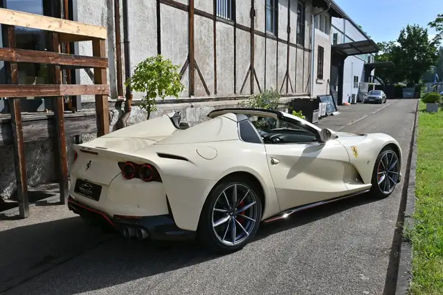Ferrari 812 GTS view 5