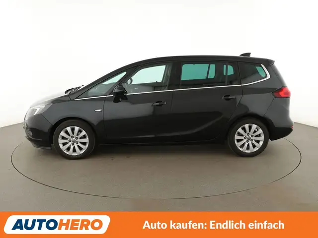 Opel Zafira Tourer view 3