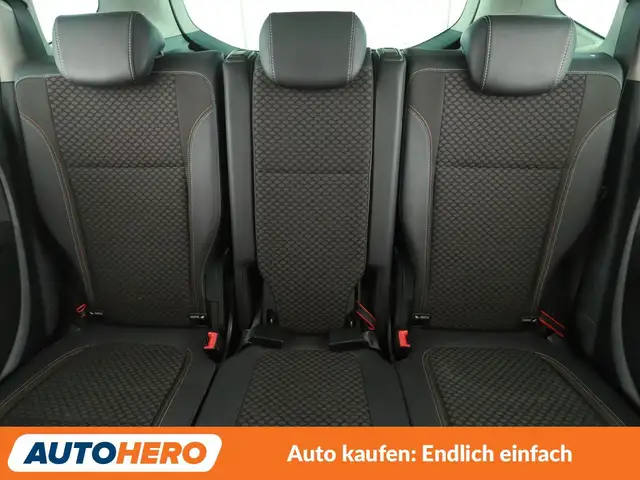 Opel Zafira Tourer view 15