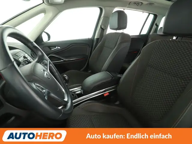 Opel Zafira Tourer view 10