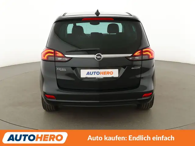 Opel Zafira Tourer view 5
