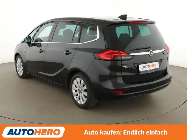 Opel Zafira Tourer view 4